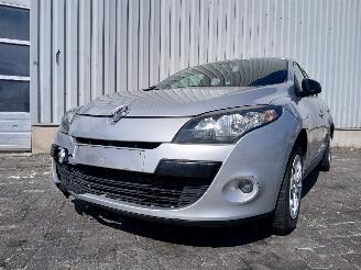 Auto incidentate Renault Mégane Megane III Berline (BZ) 5-deurs 1.5 dCi 110 (K9K-636) [81kW]  (04-2011=
/...) 2011/5