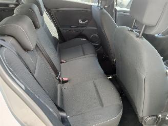 Renault Mégane Megane III Berline (BZ) 5-deurs 1.5 dCi 110 (K9K-636) [81kW]  (04-2011=
/...) picture 7