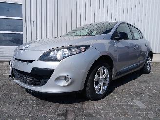 Renault Mégane Megane III Berline (BZ) 5-deurs 1.5 dCi 110 (K9K-636) [81kW]  (04-2011=
/...) picture 2