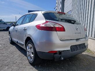 Renault Mégane Megane III Berline (BZ) 5-deurs 1.5 dCi 110 (K9K-636) [81kW]  (04-2011=
/...) picture 4