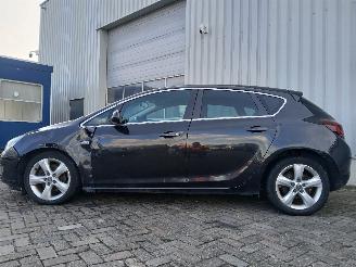 Opel Astra Astra J (PC6/PD6/PE6/PF6) Hatchback 5-drs 1.7 CDTi 16V EcoFLEX 130 (A1=
7DTE(Euro 5)) [96kW]  (07-2011/10-2015) picture 4