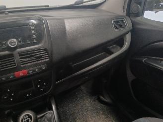 Opel Combo Combo Tour MPV 1.4 16V ecoFlex (A14FP(843.A1.000)) [70kW]  (02-2012/12=
-2018) picture 17