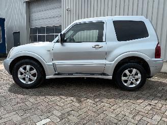 Mitsubishi Pajero Pajero Canvas Top (V6/7) Terreinwagen 3.2 DI-D 16V (4M41) [118kW]  (10=
-2001/12-2006) picture 3