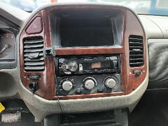 Mitsubishi Pajero Pajero Hardtop (V6/7) Terreinwagen 3.2 DI-D 16V (4M41) [118kW]  (04-20=
00/12-2006) picture 12