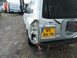 Mitsubishi Pajero Pajero Canvas Top (V6/7) Terreinwagen 3.2 DI-D 16V (4M41) [118kW]  (10=
-2001/12-2006) picture 9