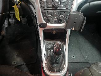 Opel Astra Astra J Sports Tourer (PD8/PE8/PF8) Combi 1.4 Turbo 16V (A14NET(Euro 5=
)) [103kW]  (10-2010/10-2015) picture 18