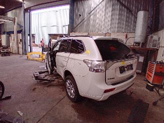 Mitsubishi Outlander Outlander (GF/GG) SUV 2.0 16V PHEV 4x4 (S61) [147kW]  (01-2014/12-2021=
) picture 4