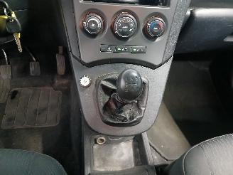 Kia Carens Carens III (FG) MPV 2.0i CVVT 16V (G4KA) [106kW]  (09-2006/06-2013) picture 18