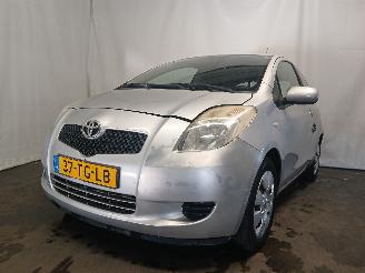 Avarii autoturisme Toyota Yaris Yaris II (P9) Hatchback 1.3 16V VVT-i (2SZFE) [64kW]  (08-2005/11-2010=
) 2006/9