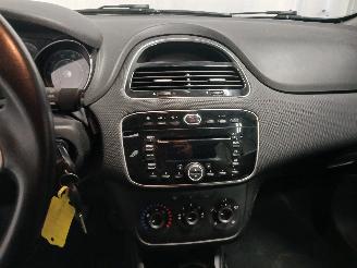 Fiat Punto Punto III (199) Hatchback 0.9 TwinAir (312.A.2000) [63kW]  (03-2012/..=
=2E) picture 18