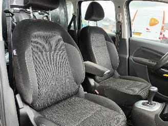 Citroën C3 C3 Picasso (SH) MPV 1.6 16V VTI 120 (EP6C(5FS)) [88kW]  (02-2009/10-20=
17) picture 8