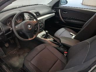 BMW 1-serie 1 serie (E81) Hatchback 3-drs 116i 1.6 16V (N43-B16A) [90kW]  (03-2007=
/12-2011) picture 11