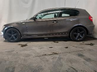 BMW 1-serie 1 serie (E81) Hatchback 3-drs 116i 1.6 16V (N43-B16A) [90kW]  (03-2007=
/12-2011) picture 4