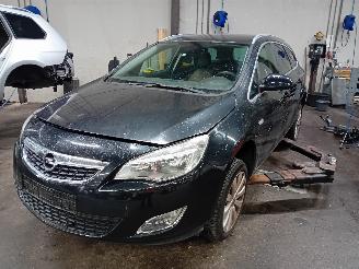 Salvage car Opel Astra Astra J Sports Tourer (PD8/PE8/PF8) Combi 1.4 Turbo 16V (A14NET(Euro 5=
)) [88kW]  (10-2010/04-2016) 2012/5