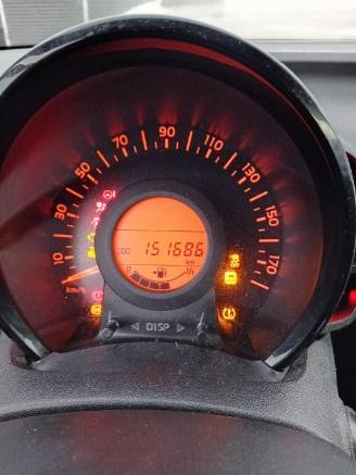 skadebil auto Citroën C1 C1 Hatchback 1.2 PureTech 82 12V (EB2D(HMT)) [60kW]  (04-2014/04-2018)= 2016/4