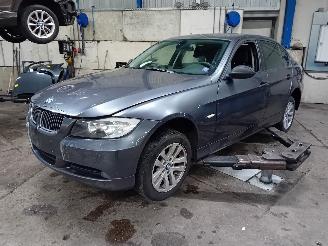 Vrakbiler auto BMW 3-serie 3 serie (E90) Sedan 318i 16V (N46-B20B) [95kW]  (09-2005/03-2007) 2006/2