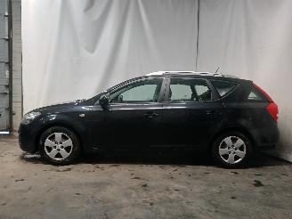 Kia Cee d Cee'd Sporty Wagon (EDF) Combi 1.4 16V (G4FA) [66kW]  (07-2009/12-2012=
) picture 4