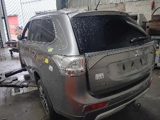 Mitsubishi Outlander Outlander (GF/GG) SUV 2.0 16V PHEV 4x4 (S61) [147kW]  (09-2017/12-2021=
) picture 4