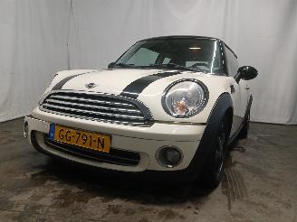 krockskadad bil auto Mini Mini Mini (R56) Hatchback 1.6 16V Cooper (N12-B16A) [88kW]  (10-2006/02-201=
2) 2009/4