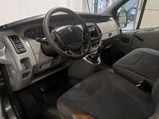 Renault Trafic Trafic New (FL) Van 1.9 dCi 82 16V (F9Qt-762) [60kW]  (03-2001/10-2006=
) picture 12