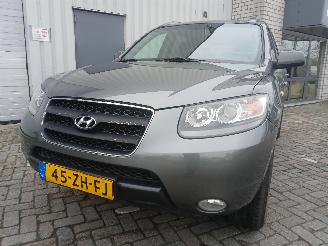 uszkodzony samochody osobowe Hyundai Santa Fe Santa Fe II (CM) SUV 2.7 V6 24V 4x2 (G6EA) [139kW]  (03-2006/12-2009) 2008/2