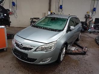 Uttjänta bilar auto Opel Astra Astra J Sports Tourer (PD8/PE8/PF8) Combi 1.6 16V (A16XER(Euro 5)) [85=
kW]  (10-2010/10-2015) 2011/3
