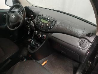 Hyundai I-10 i10 (F5) Hatchback 1.1i 12V (G4HG5) [51kW]  (04-2011/12-2013) picture 8