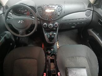 Hyundai I-10 i10 (F5) Hatchback 1.1i 12V (G4HG5) [51kW]  (04-2011/12-2013) picture 11