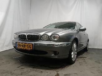 Auto incidentate Jaguar X-type X-type Sedan 2.1 V6 24V (YB(AJ-V6)) [115kW]  (03-2002/11-2009) 2003/7