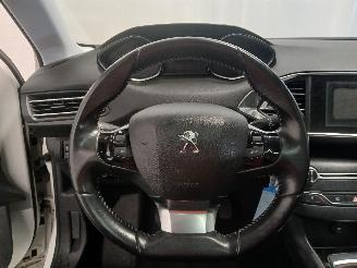 Peugeot 308 308 SW (L4/L9/LC/LJ/LR) Combi 5-drs 1.2 12V e-THP PureTech 130 (EB2ADT=
S(HNS)) [96kW]  (03-2014/06-2021) picture 18