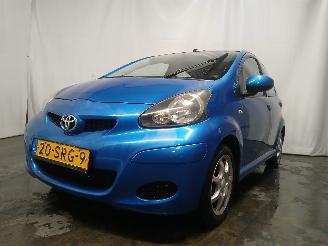 Salvage car Toyota Aygo Aygo (B10) Hatchback 1.0 12V VVT-i (1KR-FE) [50kW]  (07-2005/05-2014) 2011/11