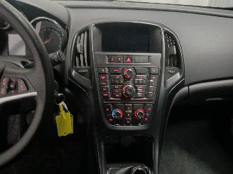 Opel Astra Astra J Sports Tourer (PD8/PE8/PF8) Combi 1.4 Turbo 16V (A14NEL(Euro 5=
)) [88kW]  (10-2010/10-2015) picture 17