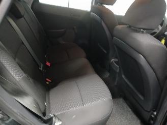 Hyundai I-30 i30 (FD) Hatchback 1.4 CVVT 16V (G4FA) [80kW]  (10-2007/11-2011) picture 10