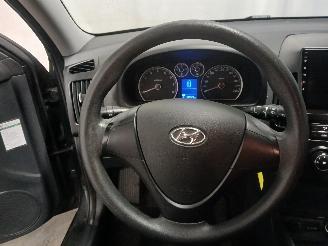 Hyundai I-30 i30 (FD) Hatchback 1.4 CVVT 16V (G4FA) [80kW]  (10-2007/11-2011) picture 18