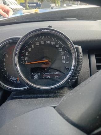 Mini Mini Mini (F56) Hatchback 3-drs 1.5 12V One D (B37C15A) [70kW]  (03-2014/..=
=2E) picture 2