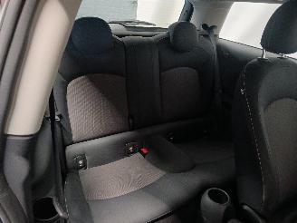 Mini Mini Mini (F56) Hatchback 3-drs 1.5 12V One D (B37C15A) [70kW]  (03-2014/..=
=2E) picture 10