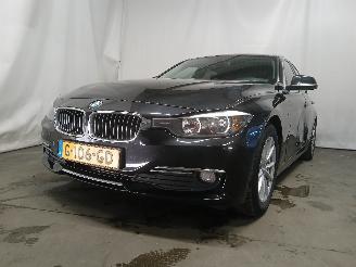 Voiture accidenté BMW 3-serie 3 serie Touring (F31) Combi 320d 2.0 16V (N47-D20C) [120kW]  (07-2012/=
06-2019) 2015/1
