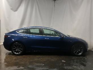 Tesla Model 3 Model 3 Sedan Long Range 72kWh (3D6) [192kW]  (01-2017/...) picture 6