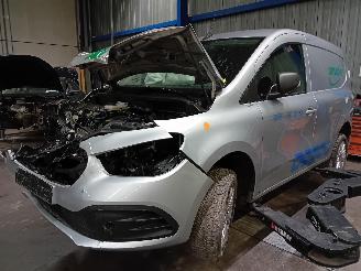 Coche siniestrado Mercedes Citan Citan (420.6) Van 1.5 108 CDI (OM608.915(K9K-U8)) [55kW]  (09-2021/...=
) 2023/1