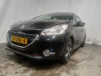 Schadeauto Peugeot 208 208 I (CA/CC/CK/CL) Hatchback 1.2 Vti 12V PureTech 82 (EB2F(HMZ)) [60k=
W]  (03-2012/12-2019) 2013/1