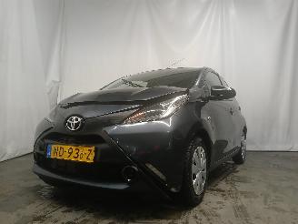 Coche accidentado Toyota Aygo Aygo (B40) Hatchback 1.0 12V VVT-i (1KR-FE) [51kW]  (05-2014/06-2018) 2017/1