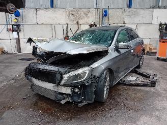 Démontage voiture Mercedes A-klasse A (W176) Hatchback 1.5 A-180 CDI, A-180d 16V (OM607.951(K9K)) [80kW]  =
(06-2012/05-2018) 2014/6