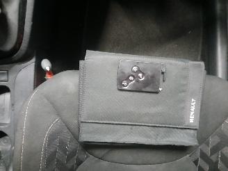 Renault Clio Clio IV (5R) Hatchback 5-drs 0.9 Energy TCE 90 12V (H4B-400(H4B-A4)) [=
66kW]  (11-2012/08-2021) picture 18