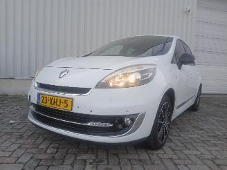 krockskadad bil auto Renault Scenic Grand Scénic III (JZ) MPV 1.4 16V TCe 130 (H4J-700(H4J-A7)) [96kW]  =
(02-2009/12-2016) 2012/6