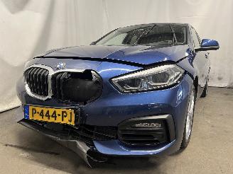 krockskadad bil auto BMW 1-serie 1 serie (F40) Hatchback 120i 2.0 TwinPower 16V (B48-A20F) [131kW]  (11=
-2020/...) 2022/6