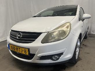 Damaged car Opel Corsa Corsa D Hatchback 1.4 16V Twinport (A14XER(Euro 5)) [74kW]  (12-2009/0=
8-2014) 2010/2
