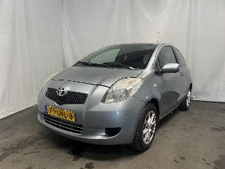 Auto incidentate Toyota Yaris Yaris II (P9) Hatchback 1.0 12V VVT-i (1KR-FE) [51kW]  (08-2005/12-201=
1) 2006/10