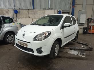 Salvage car Renault Twingo Twingo II (CN) Hatchback 3-drs 1.2 16V (D4F-764(D4F-E7)) [55kW]  (03-2=
007/09-2014) 2011/11