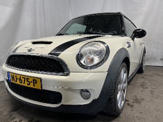 Unfallwagen Mini Clubman Clubman (R55) Combi 1.6 16V Cooper S (N14-B16A) [128kW]  (08-2007/07-2=
010) 2009/2