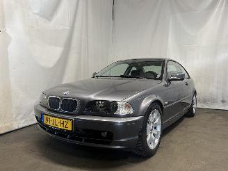 Vaurioauto  passenger cars BMW 3-serie 3 serie (E46/2) Coupé 318 Ci 16V (N42-B20A) [105kW]  (09-2001/02-200=
4) 2002/5